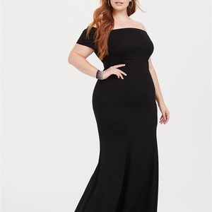 Torrid - BLACK PONTE OFF SHOULDER GOWN - Size 16